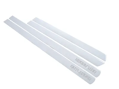 Friso Lateral Transparente EscritaPreta -Outlander — detalhe