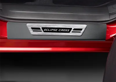 Soleira Resinada Eclipse Cross Aço Escovado — detalhe