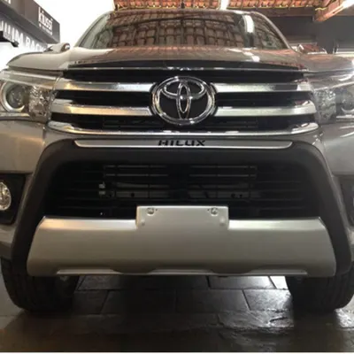Bumper (Preto/Prata) Hilux 16/18* — detalhe